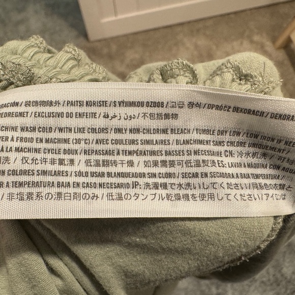 Hollister Womens Smocked Crop Top Stretch Light Green Off Shoulder - Size XXL - Picture 5 of 5